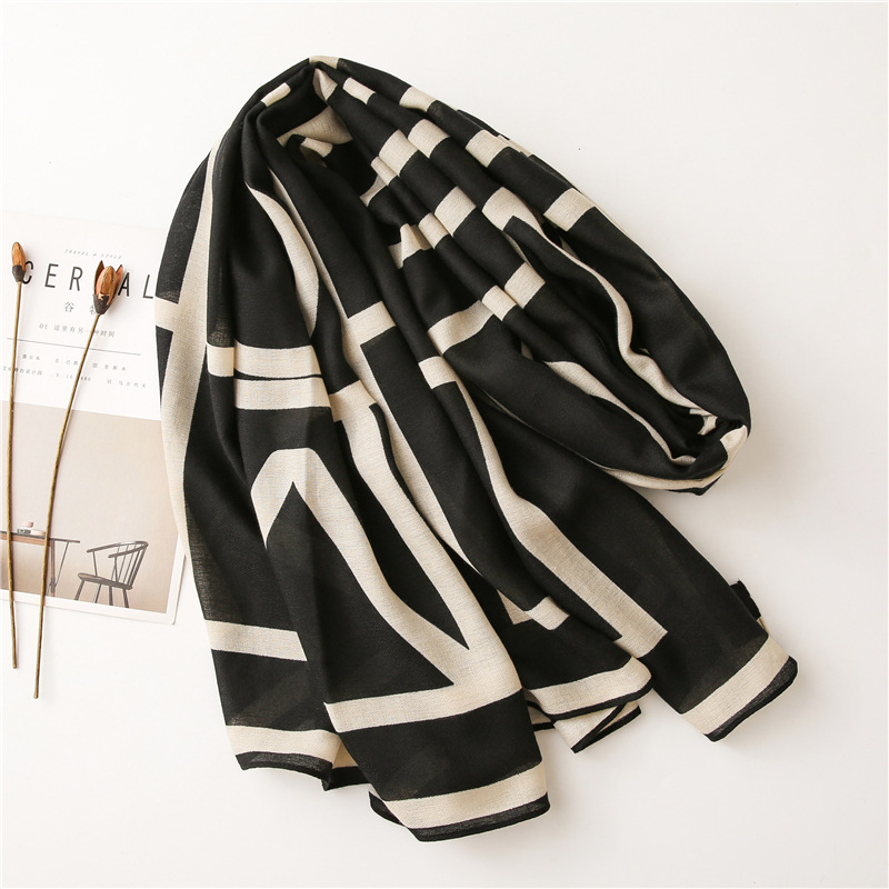 Spain Luxury Brand Black Beige - огляд і ціна Tippet Line